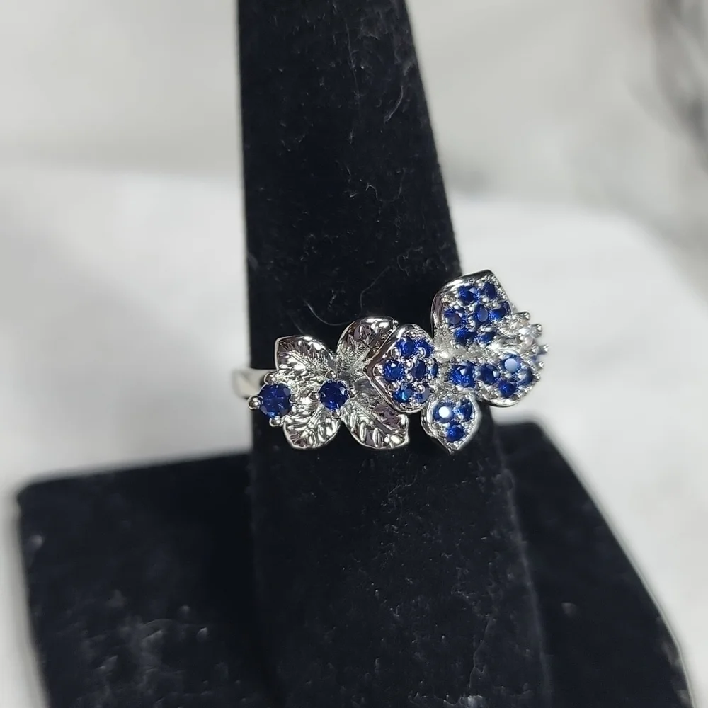 🎄NWOT STERLING SILVER FLORAL RING🎄